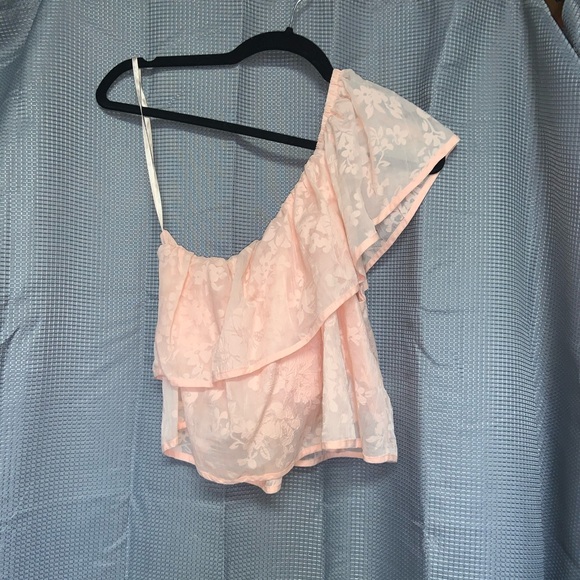 URBAN OUTFITTERS pink off-the-shoulder top! - Picture 2 of 4